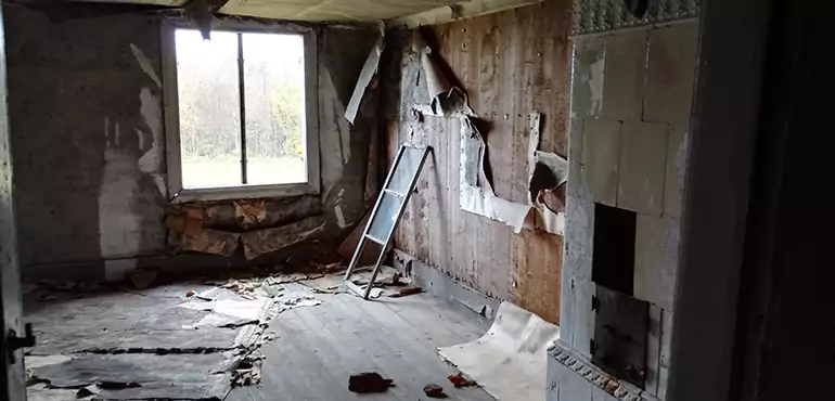 Why Selling a Distressed House Through Traditional Methods Fails in Fife